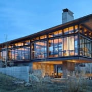 olson-kundig_dezeen-1117×550 modern idaho rural home by Olson Kundig