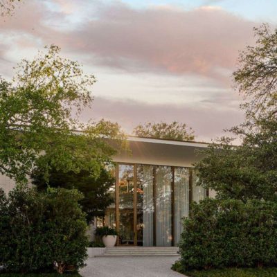 20ft Bronze Pivot Door