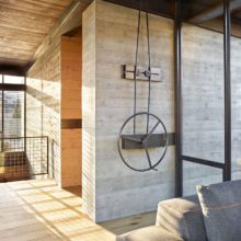 Hand cranked kinetic system for tilting window wall Hand cranked kinetic system for tilting window wall