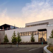 CedarCreekWinemakers-exterior-1648×945